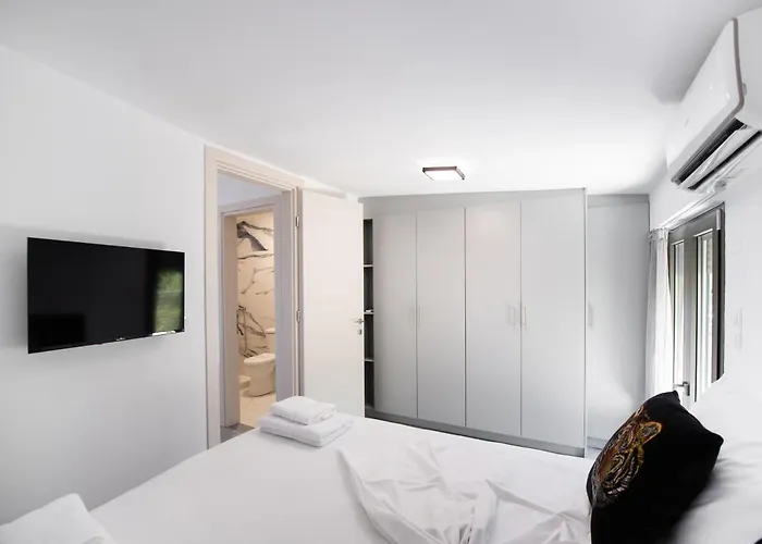 Apartman Sky View Maisonette - Shared Pool Access *