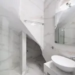 Sky View Maisonette - Shared Pool Access *