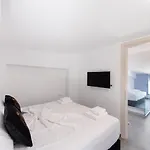 Διαμέρισμα Sky View Maisonette - Shared Pool Access
