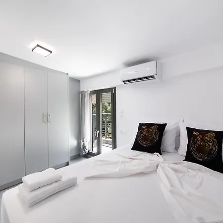 Sky View Maisonette - Shared Pool Access Lejlighed Nikiana