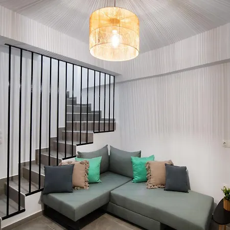 Sky View Maisonette - Shared Pool Access Διαμέρισμα *