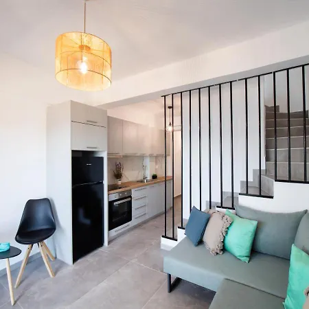 公寓 Sky View Maisonette - Shared Pool Access 尼基亚娜