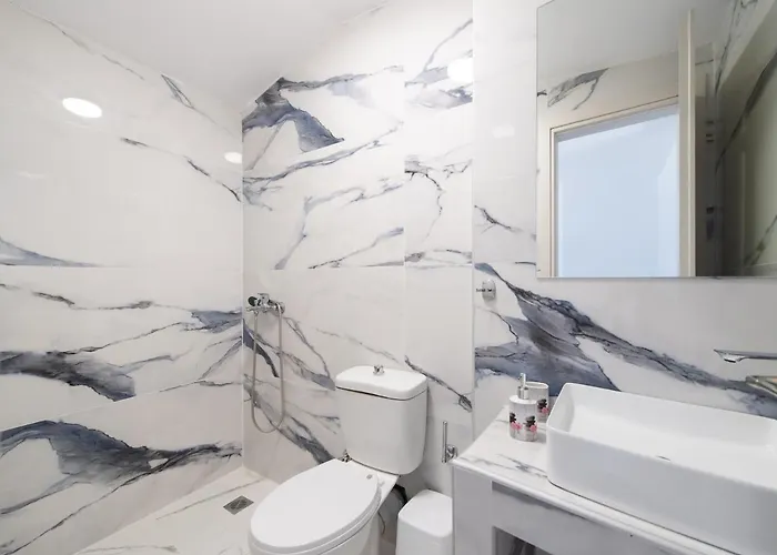 Sky View Maisonette - Shared Pool Access Apartamento